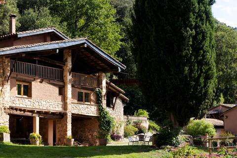 Solà de Baix- Bianya Valley Cottage