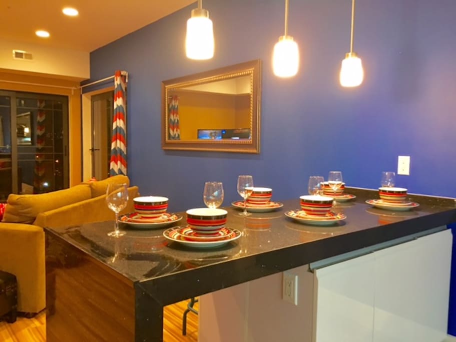 Breakfast bar/ Dining area with stool seating
