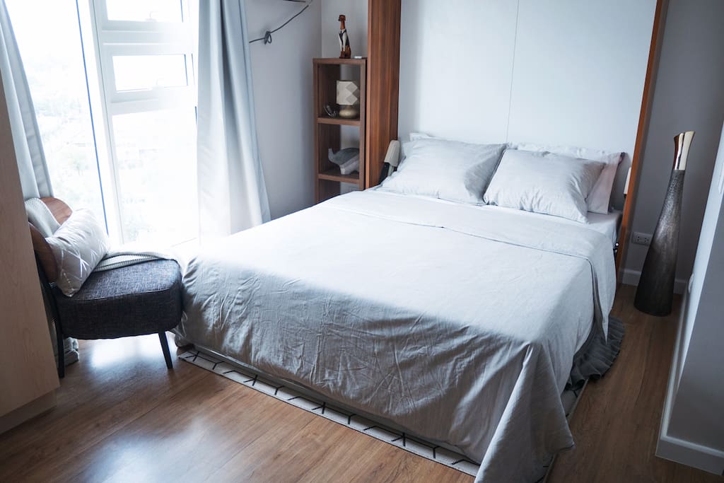 Queen size fold-down murphy bed for a good night's sleep