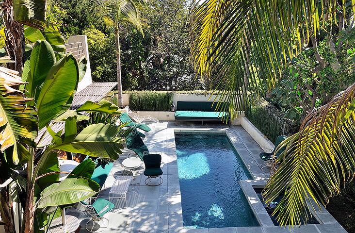 Queens road, Sunset strip. Mid Century house. gallery image 3