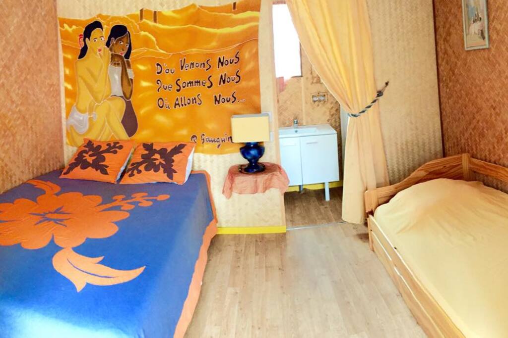 Chambre Locale face piscine