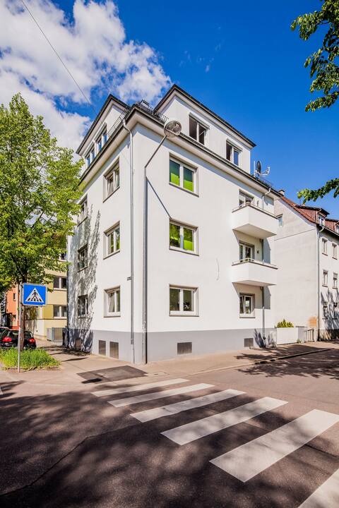 Three modern large apartments for up to 25 people, ~285 sqm