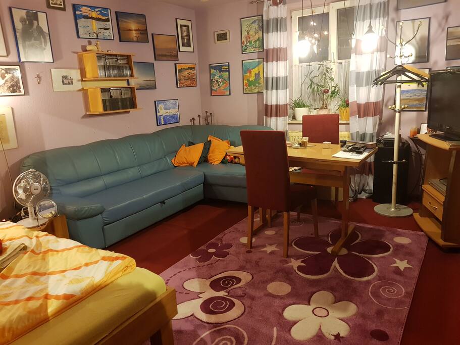 Double Room in Lakeside Smoker Apartment