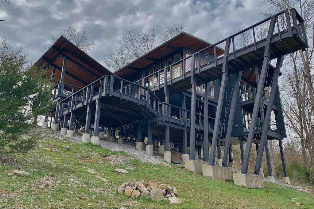 The Treehouse of Center Hill Lake Treehouses for Rent in Smithville