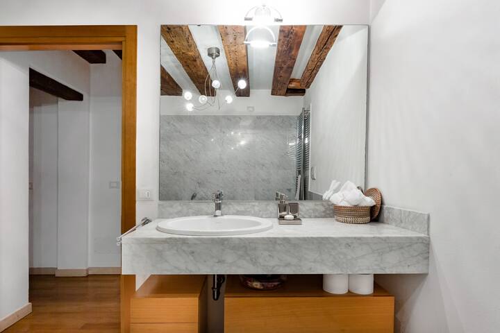 Ampio appartamento a un passo da Piazza San Marco gallery image 4