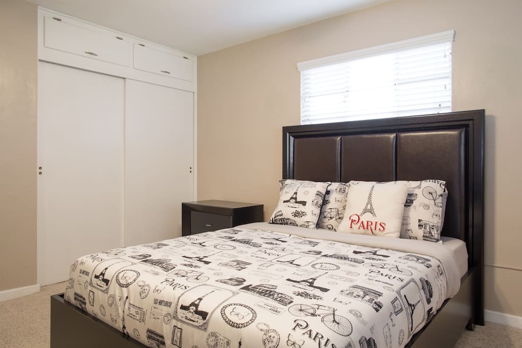 queen bedroom 1