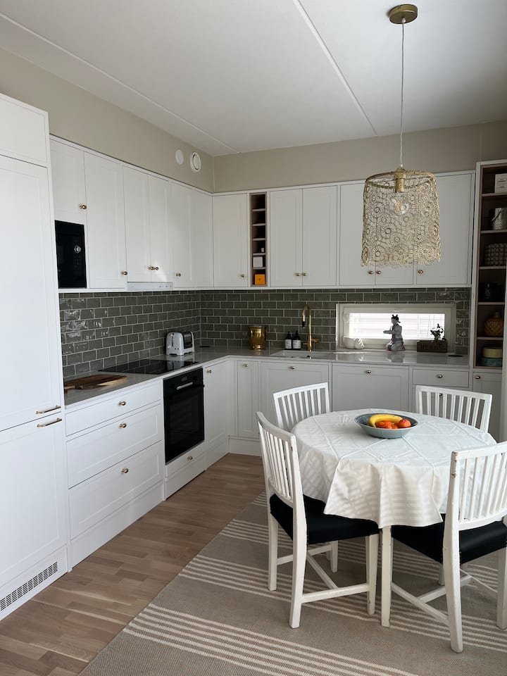 Beautiful 2-bedroom flat close to everything