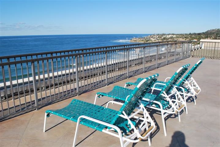 Amazing Oceanfront Corner 2 BR – 812 gallery image 5
