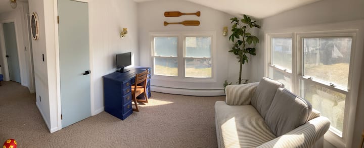 Beach House Minutes To Relaxing By The Ocean - Rhode Island