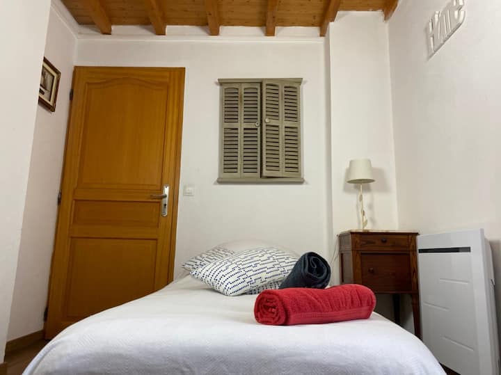 غرفة النوم 2