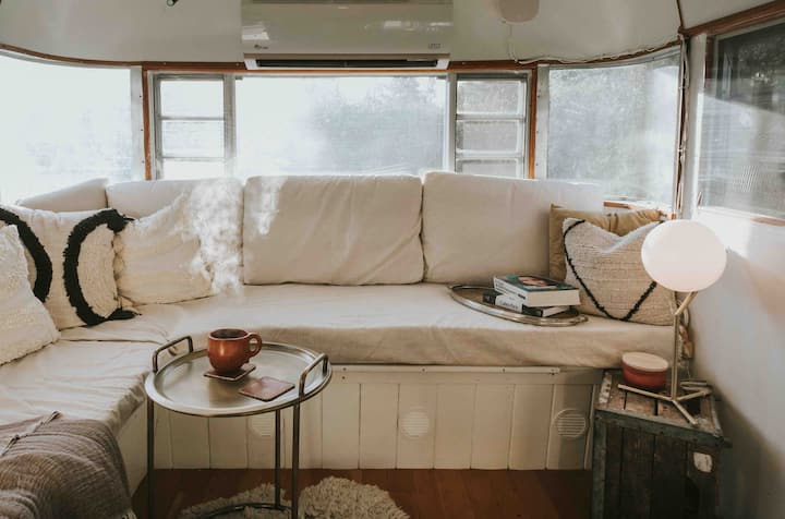 Retro Chic Silverstreak Trailer - Sooke