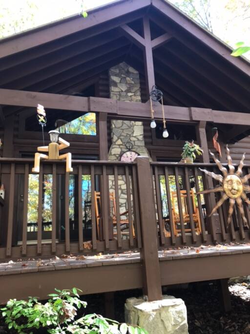 Quaint "Lazy Ashe Cabin" in West Jefferson, NC