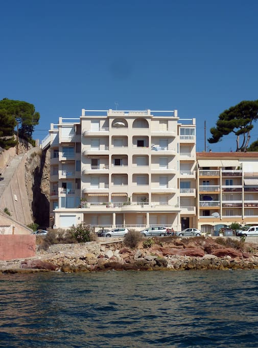 L'immeuble, vue de la mer