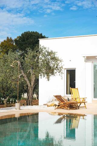 Splendida Villa con piscina a 10 minuti dal mare gallery image 2