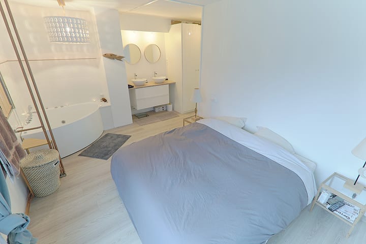 Big space, view on the park and a kid room