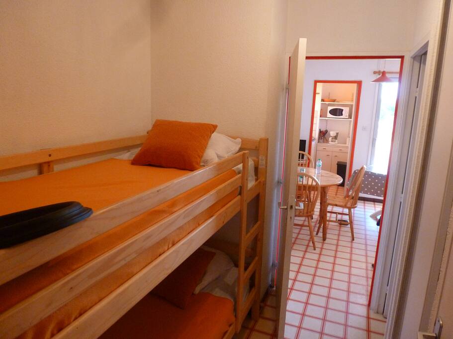 2 lits superposés dans l'entrée