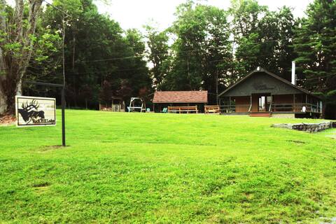 Rock Hill Lodge, huge outside entertaining area!