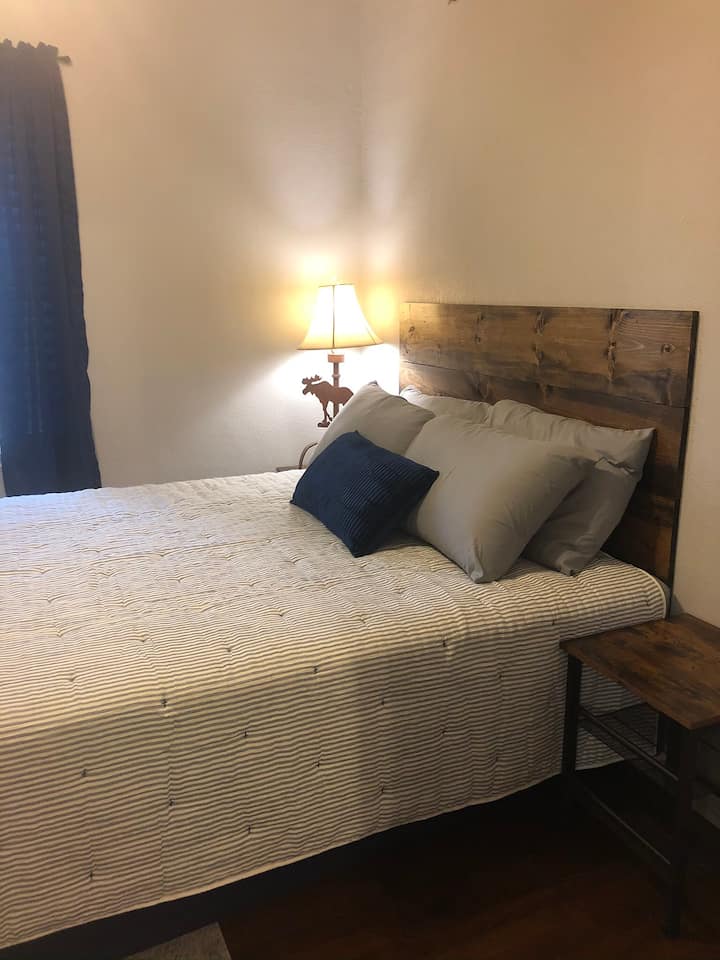 Dormitorio 2: cama tamaño queen