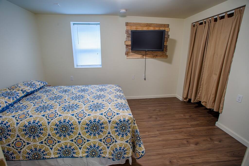 1st bedroom