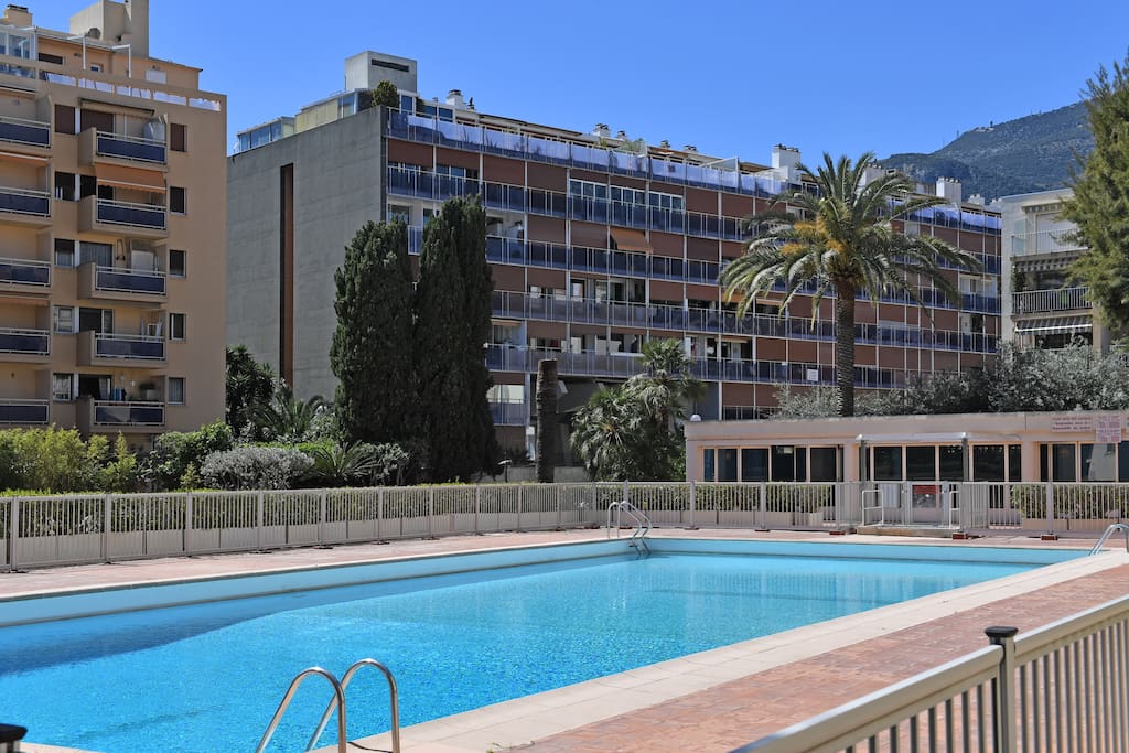 Swimming pool (25 m)