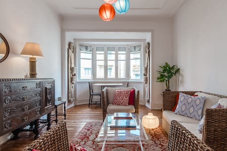 Spacious Room 35m2/ Marquês de Pombal