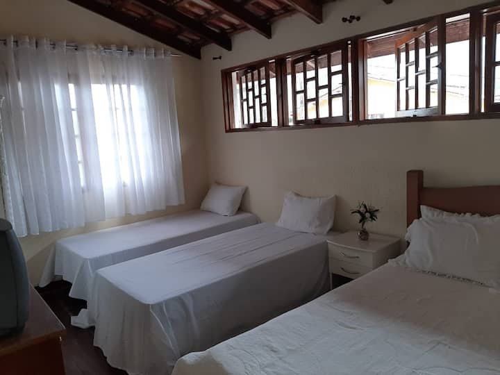 Schlafzimmer 4
