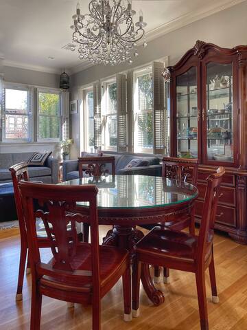 Totally Renovated Victorian House in Center SF! gallery image 5