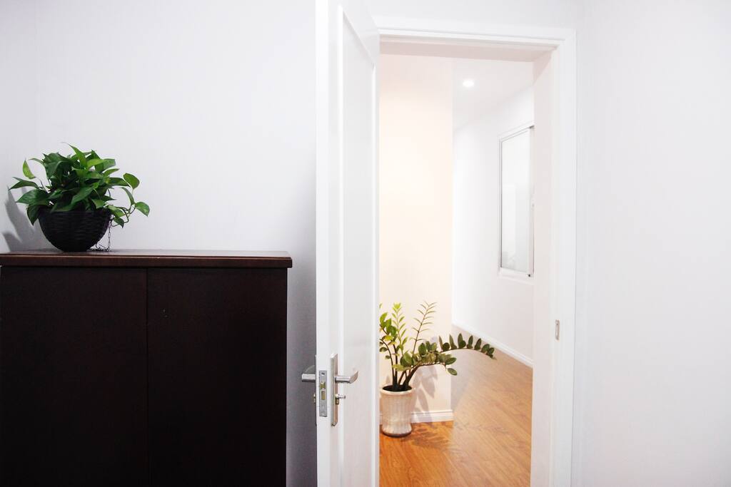 The Unicorn 1 Hallway - 100m2 (1076ft.2) living space with 2 bedrooms and full kitchen.