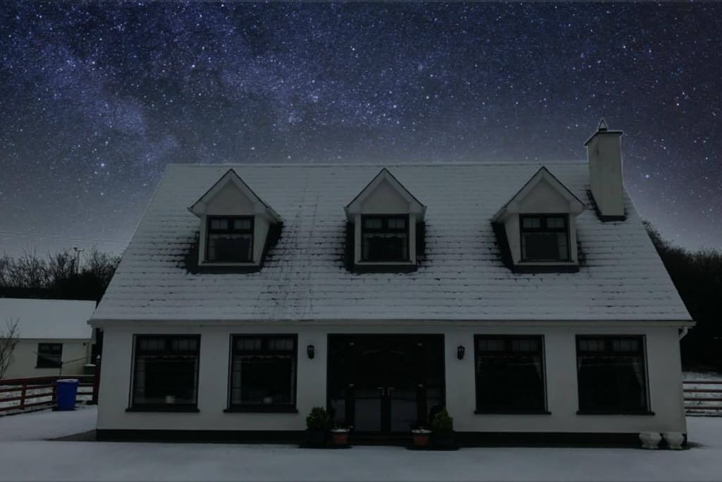 Stargazing just after snowfall - Hazel Hollows is close to Athlone even though it's in the heart of the Irish countryside. This shot was snapped on a phone by a neighbor who was driving by, with no special effects ...