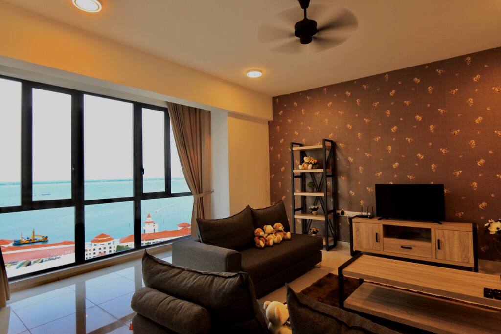 Luxury Sea view condo to Strait Quay