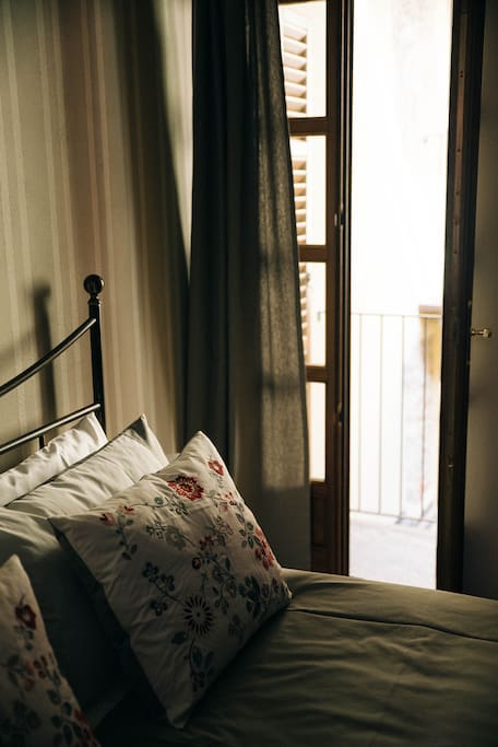 Camera da letto con balconcino
