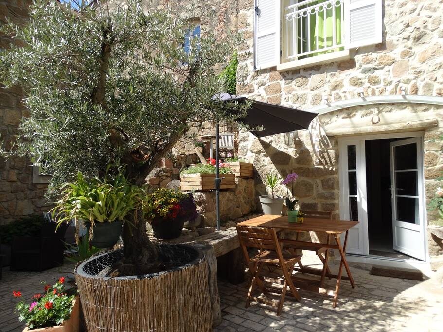 La terrasse au cœur du village