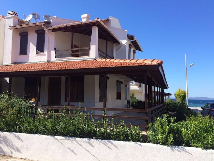 Charming Seaside Villa near Cesme Houses for Rent in Urla, İzmir