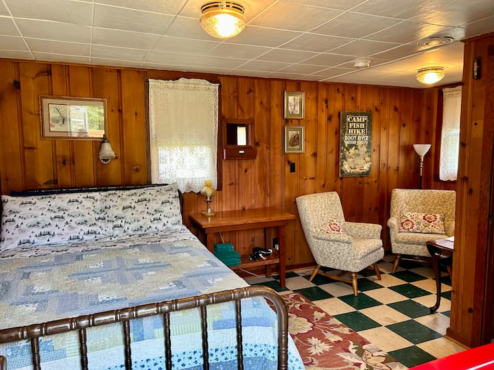 Knotty Pine Cabin 3 Lanesboro Cabins for Rent in Lanesboro