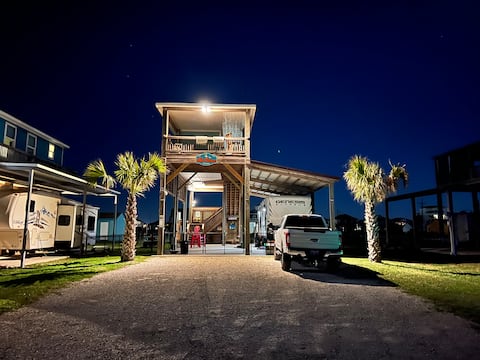 Popular Airbnb listing: Private RV PORT 1 block to the Beach! in Bolivar Peninsula
