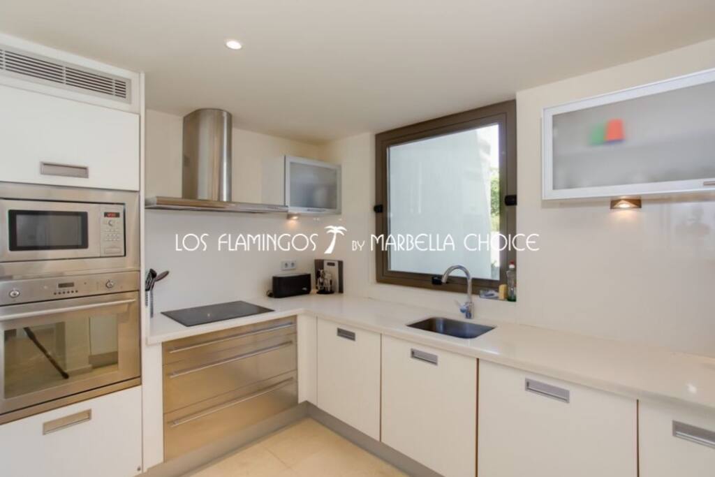 Fabulous modern kitchen with high spec white goods