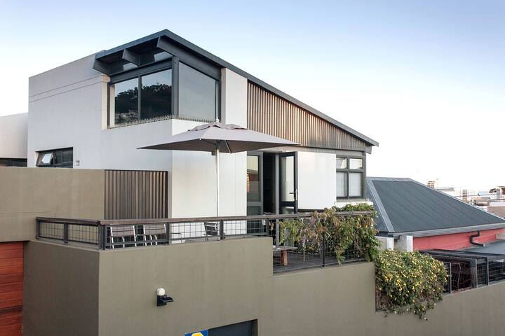 Urbane Designer Apartment in Green Point