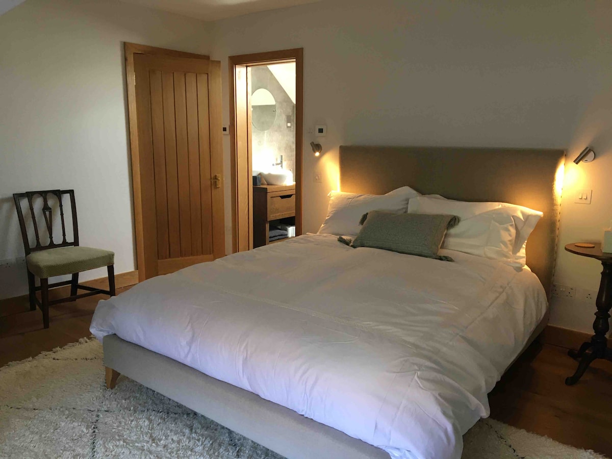 غرفة نوم 2 بدش داخلي. 