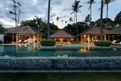 Ban Mekkala: Full Service, Beachfront, Pool