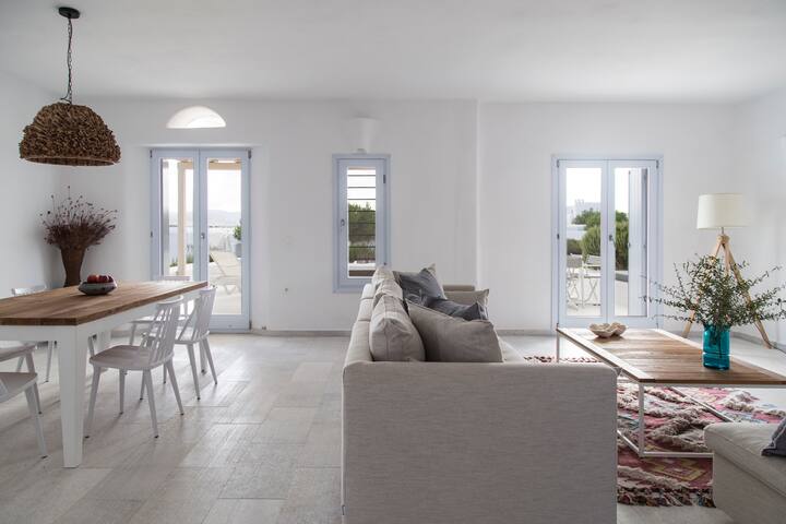 SAND Collection | 3 BDR Sea View Villa with Pool gallery image 5