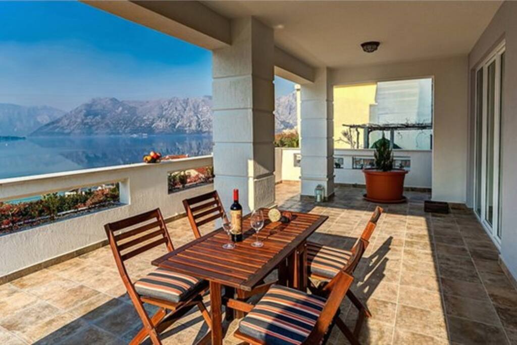 Spacious balcony, Villa Rossa