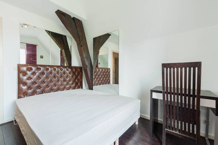 Between Grand’Place and Manneken Pis gallery image 4