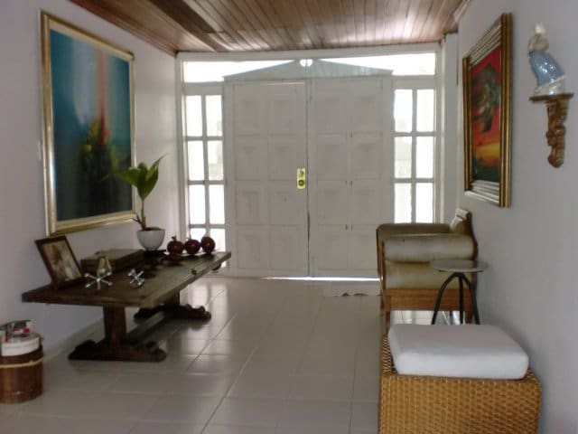 Entire home with 5 bedrooms in Girardot - Casa en Girardot / El Peñón (72-1)