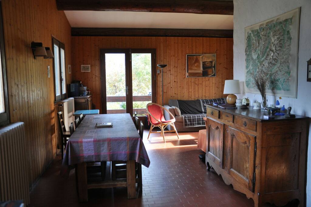 Séjour coin repas