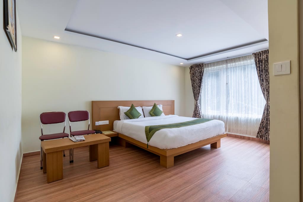 Side View Bed Room