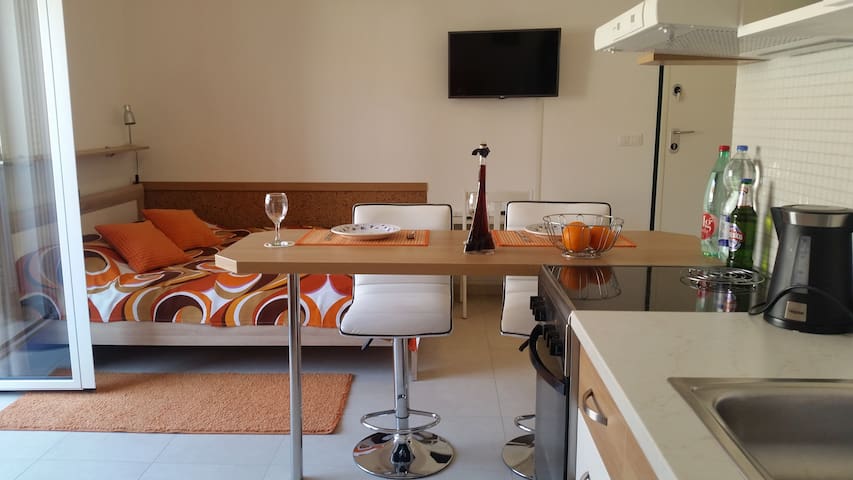 Studio apartment Rebi
