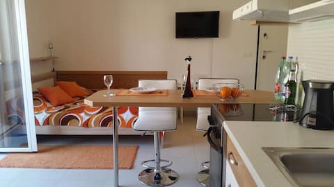 Studio apartment Rebi