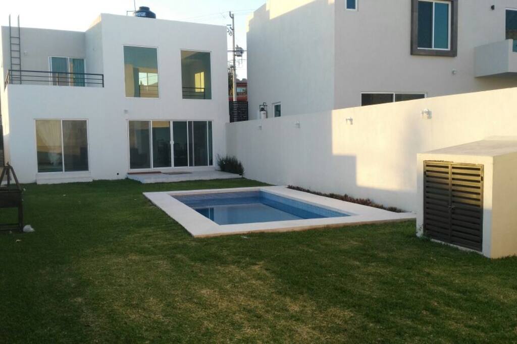 Alberca y jardín Privado