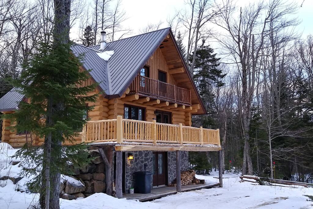 Chalet rustique en plein nature Chalets à louer à PetiteRivièreSaintFrançois, Québec, Canada Chalet rustique en plein nature Chalets à louer à PetiteRivièreSaintFrançois, Québec, Canada