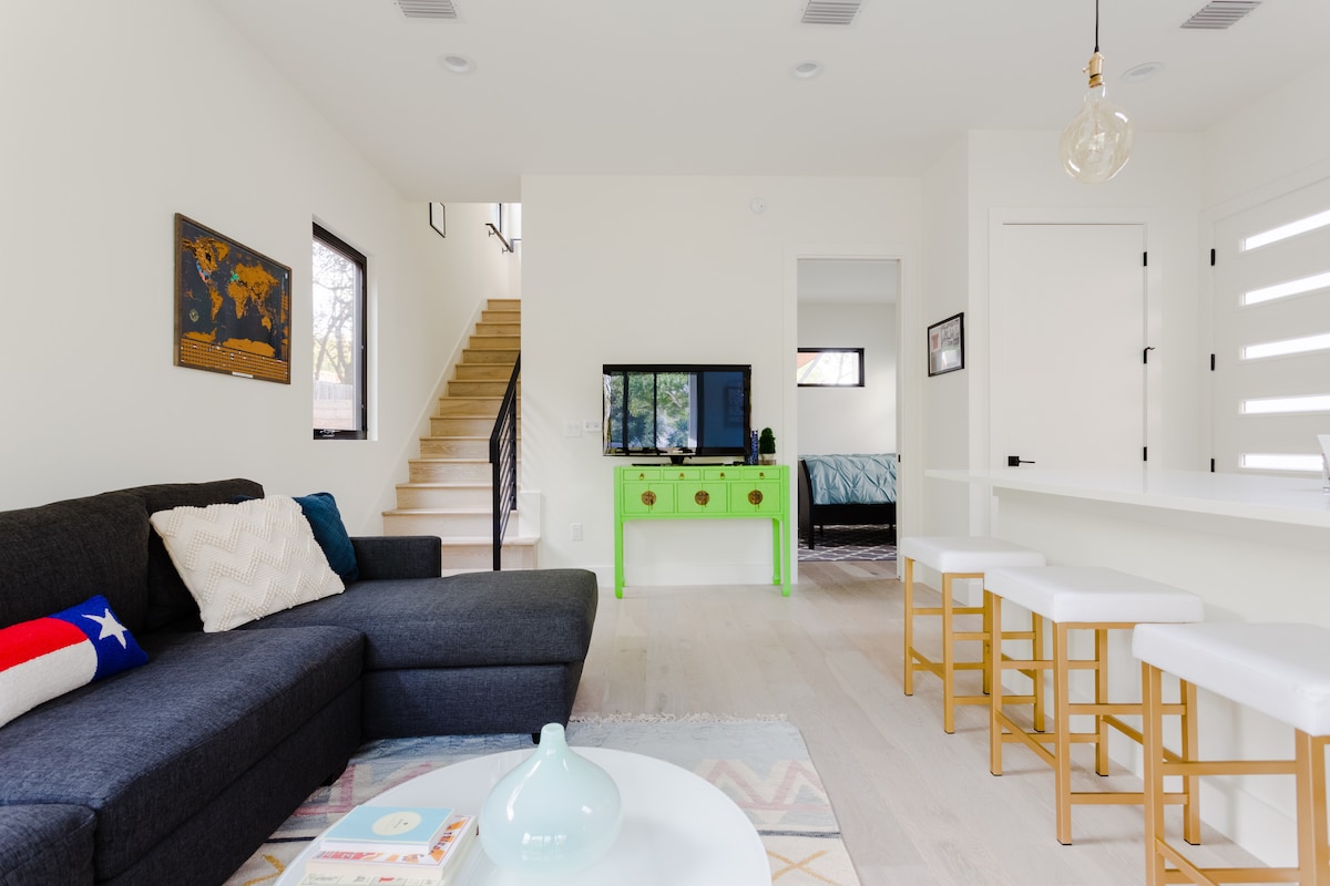 Bright & Modern SoCo Retreat, Minutes from DT!